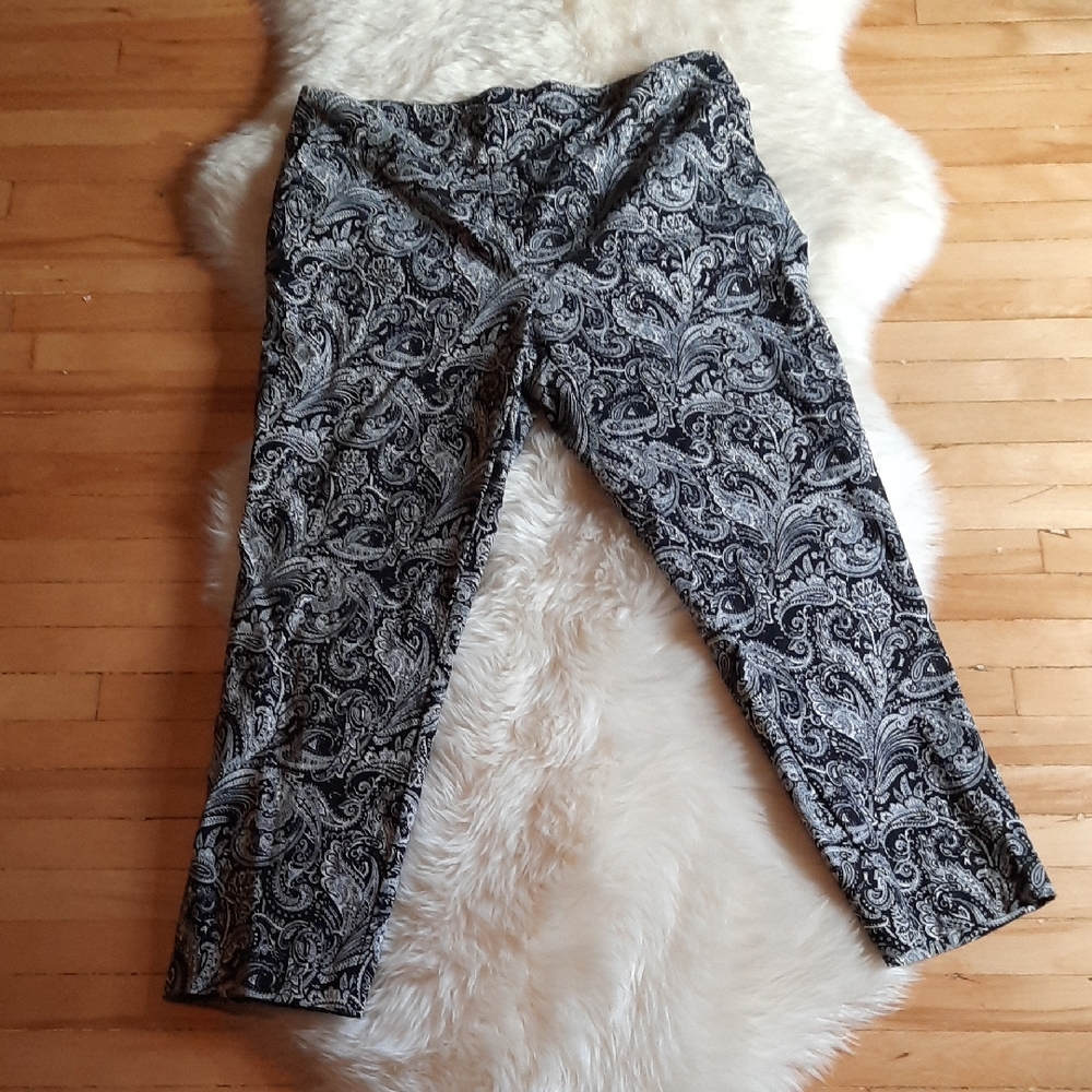 Jules & Leopold Black and White Paisley Cropped Pants